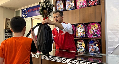 Ders Zili Çalan Miniklere Büyükşehir’den Kırtasiye Desteği