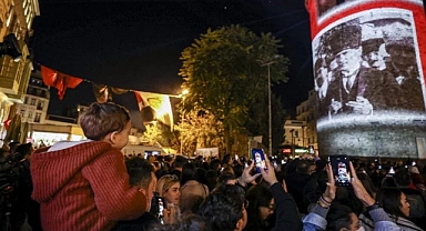 29 Ekim'e özel 3 boyutlu mapping gösterileri ilgi gördü