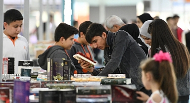 Anadolu’nun En Büyük Kitap Fuarında Ziyaretçi Rekoru:4 Günde 100 Bin Kişi