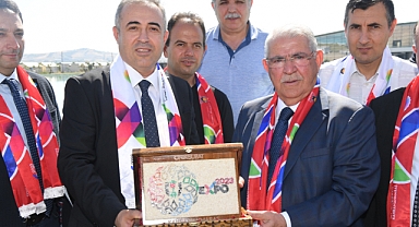 Başkan Mahçiçek, siyasi partilerin il ve ilçe teşkilatlarına EXPO 2023’ü anlatmaya devam ediyor