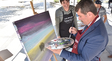 Başkan Okumuş: Ressam Hayalini Tuale, Başkan Hayalini Şehre Aktarır