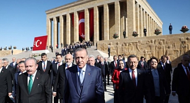 Cumhurbaşkanı Erdoğan Anıtkabir'de