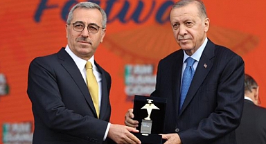Cumhurbaşkanı Erdoğan'dan Başkan Güngör'e Ödül