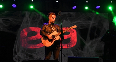 EXPO 2023 Gençlik Festivali’nde Emre Aydın coşkusu