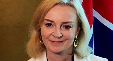 İngiltere Başbakanı istifa etti!