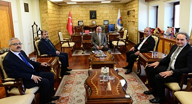 KMTSO Başkanı Şahin Balcıoğlu’ndan Rektör Yasım’a ‘Hayırlı Olsun’ Ziyareti
