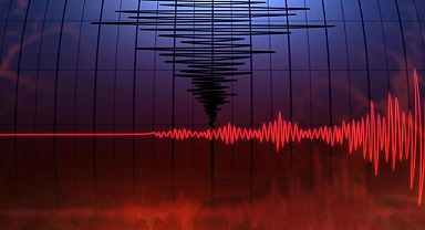 Van ve Kahramanmaraş sallandı!