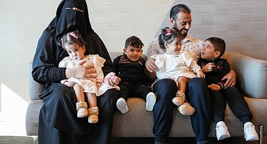 Başarıyla ayrılan siyam ikizleri ülkeleri Cezayir’e dönüyor!