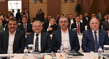 Başkan Güngör, AK Parti Yerel Yönetimler Başkanlığı İstişare Toplantısı’na Katıldı