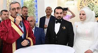 Başkan Güngör, Gazeteci Zekeriya Okutucu’nun Nikâh Törenine Katıldı