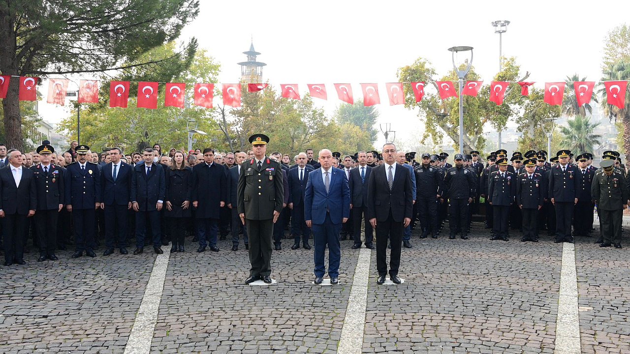 Gazi Mustafa Kemal Atatürk Vefatının Yıl Dönümünde Törenle Anıldı