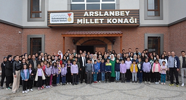 Gençler Hem Okuyor Hem Şehri Tanıyor