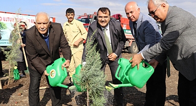 Kahramanmaraş’ta Şehit Öğretmenler Adına Fidan Diktiler