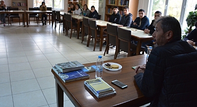 Kütüphane Söyleşileri Edebiyatseverlerle Buluşuyor