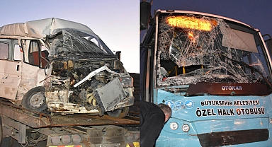 Kahramanmaraş'ta Minibüs ile Halk Otobüsü Çarpıştı 1 Ölü 4 Yaralı