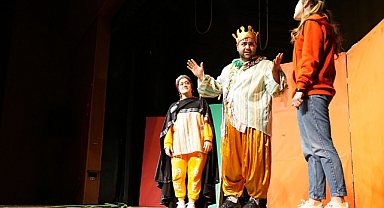 Minikler ‘Sihirli Şapka’ ile Hem Eğlendi Hem Öğrendi