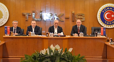 TÜRK-İŞ: Ne imza atarız, ne de o masaya otururuz!