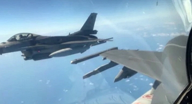 Yunanistan’a ait uçaklar yine NATO uçuşunu hedef aldı!