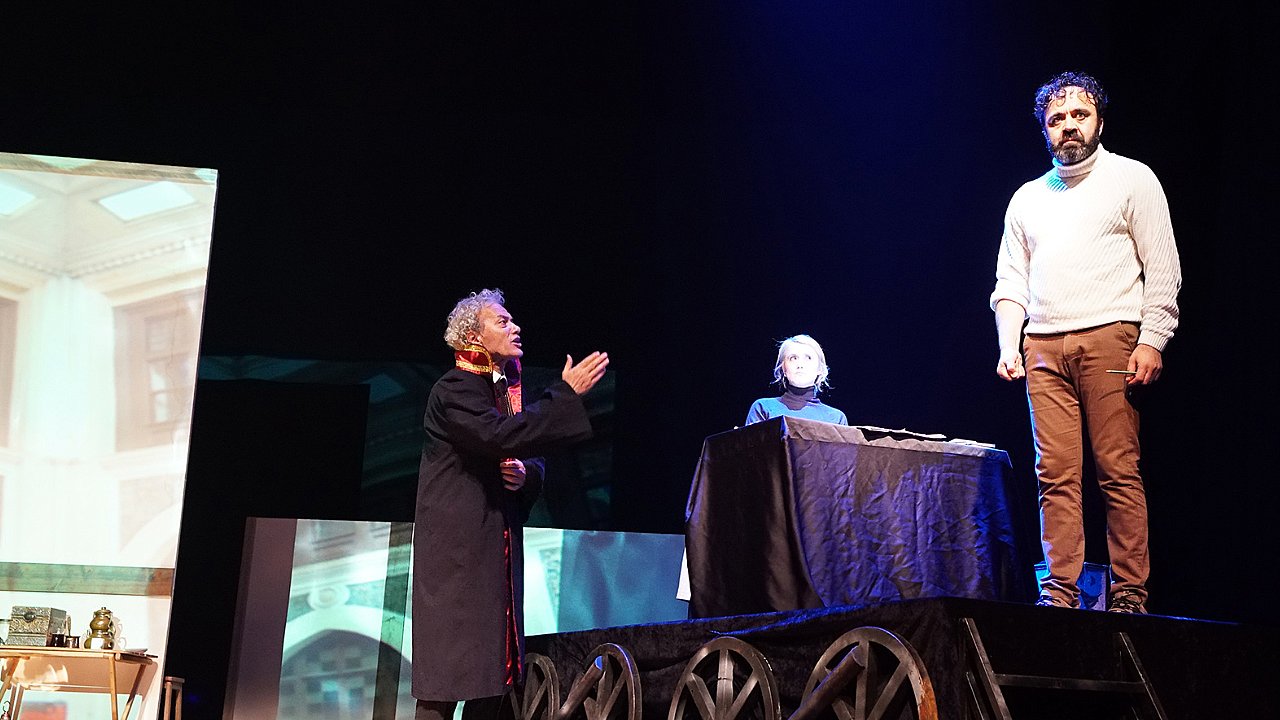 Zarifoğlu’nun Hayatını Anlatan ‘Yaşamak’ Tiyatrosu Beğeni Topladı