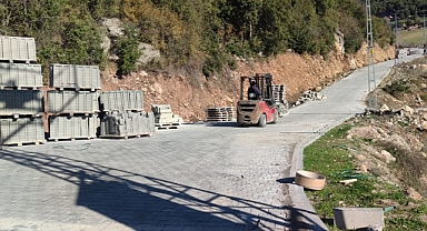 Andırın'ın Kırsal Bölge Yollarına Kilit Parke Döşendi 