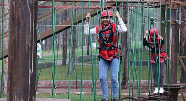 Başkan Okay'dan Liseli Gençlere Karne Hediyesi