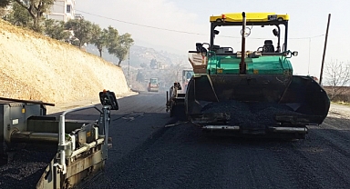 Büyükşehir Büğlek Caddesi’ni Sıcak Asfaltla Yeniliyor