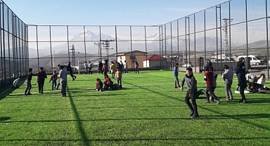 Büyükşehir’in Ekinözü’ne Kazandırdığı Halı Saha Beğeni Topladı