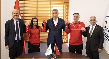 Dünya Şampiyonlarından Başkan Okay’a Ziyaret