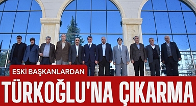 Eski Belediye Başkanları Türkoğlu Belediyesi'ne Çıkarma Yaptı