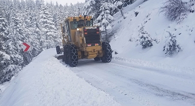 İlçelerde Karla Kaplı Yollar Açılıyor!
