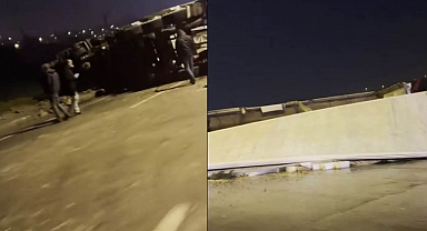 Kahramanmaraş'ta Tır Devrildi: Buğdaylar Yola Savruldu