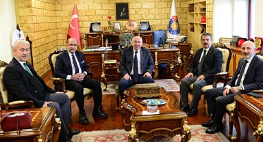 Öztunç’tan Rektör Yasım’a Hayırlı Olsun Ziyareti
