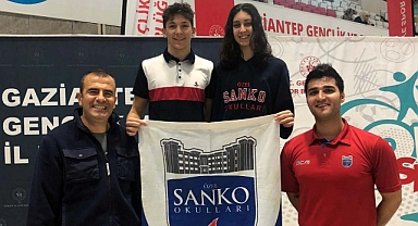 SANKO Okulları yüzücüleri bölge birincisi ve üçüncüsü oldu