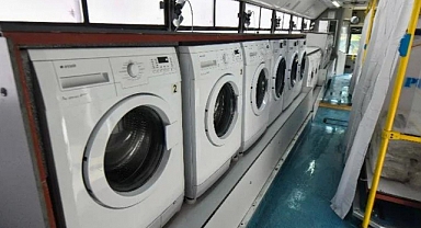 Atıl otobüsler deprem bölgeleri için çamaşırhaneye dönüşüyor