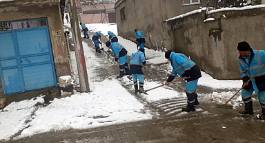 Dulkadiroğlu'nda Karla Kaplı Yollar Açılıyor!