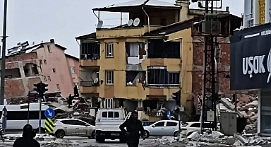 Elbistan'da acil yıkılacak binalar belediyenin web sitesinde yayınlanacak