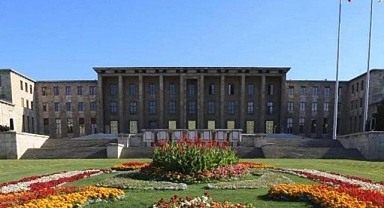 Meclis çalışmalara 3 hafta aradan sonra yeniden başlıyor...