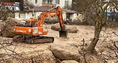 Adıyaman ve Şanlıurfa'da sel... Ölü ve yaralılar var