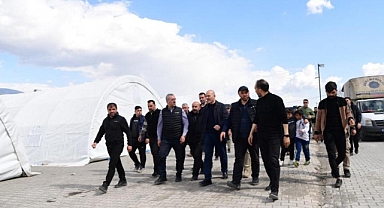 Başkan Güngör, Bakan Soylu ile Geçici Esnaf Çarşılarını Ziyaret Etti