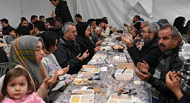 Başkan Güngör Egemenlik Mahallesi’nde Vatandaşlarla Oruç Açtı