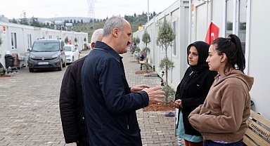 Başkan Okay, Konteynır Kentte Vatandaşları Ziyaret Etti