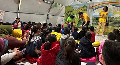  Büyükşehirden Depremzede Miniklere tiyatro