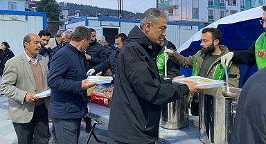 Vali Akkoyun İlk İftarını Vatandaşlar İle Birlikte Yaptı