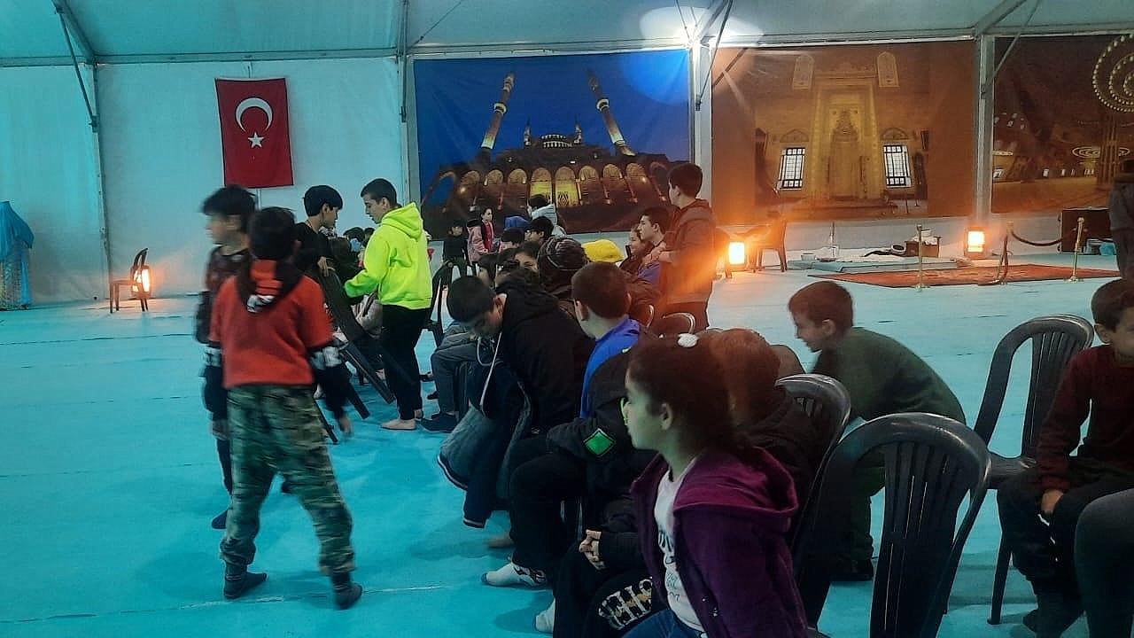 Abdülhamid Han Camii'nde Hasene bayram neşesi