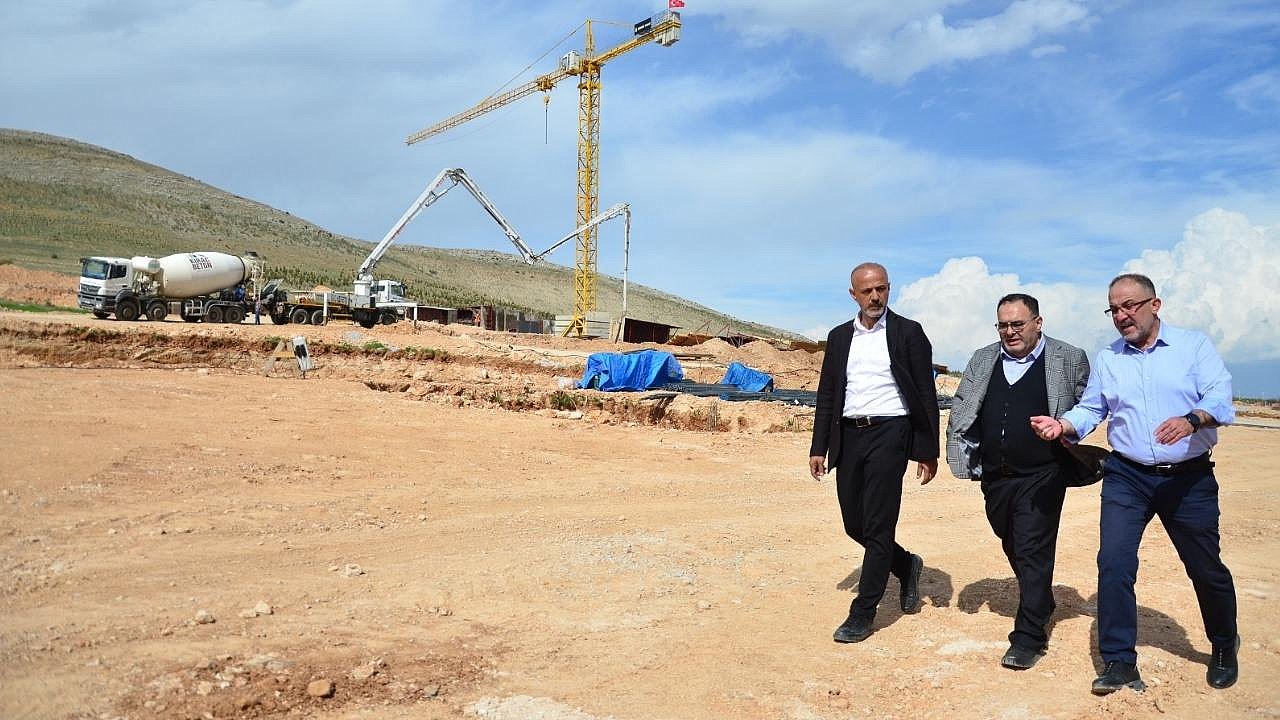 Afşin'de TOKİ konutları yükseliyor