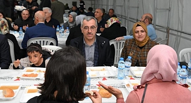 Başkan Güngör, Bakan Kirişci ile İftar Sofralarına Misafir Oldu