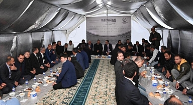 Başkan Güngör, İftar Programında Erbakan ile Bir Araya Geldi