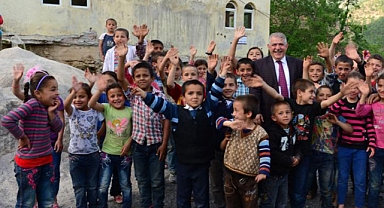 Başkan Hanefi Mahçiçek’ten 23 Nisan mesajı