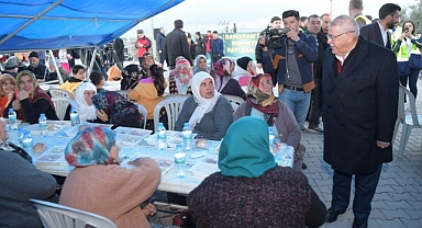Başkan Mahçiçek, Fatmalı Mahallesi’ndeki vatandaşlarla iftarda buluştu