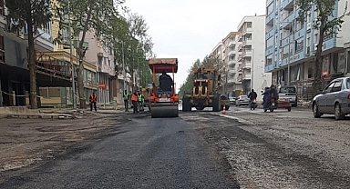 Büyükşehir Türkoğlu’nun En İşlek Arterlerini Onarıyor